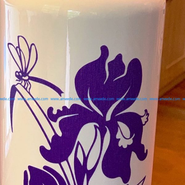 Orchid design pattern on the cup