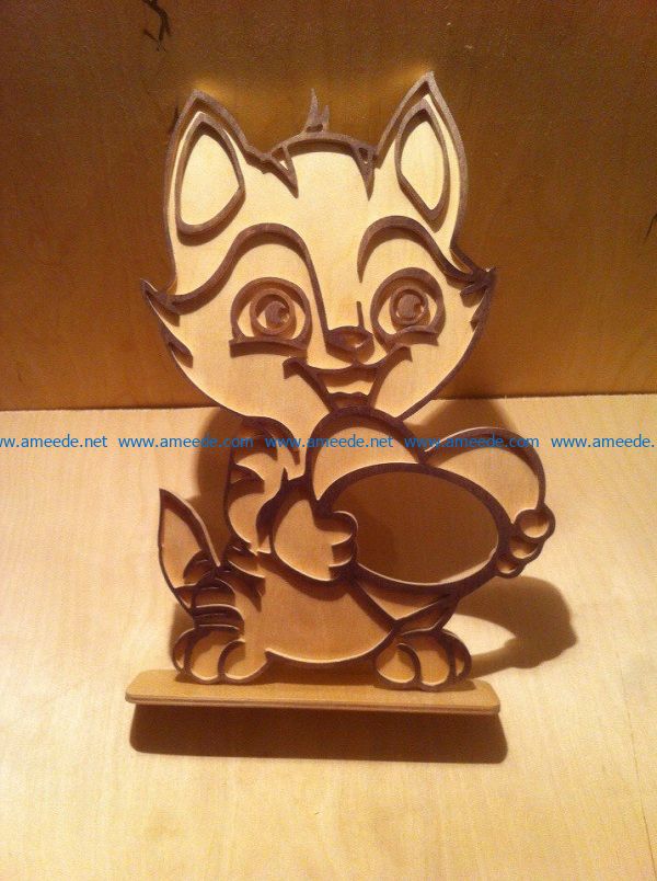 the squirrel holds the chestnut file cdr and dxf free vector download for Laser cut